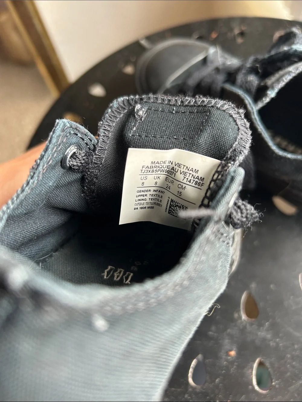 Converse solid black all star chucks
